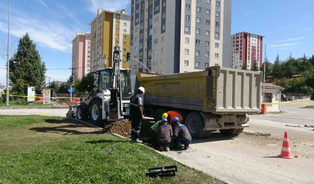 Kastamonu’da Doğalgaz Borusu Patladı, Cadde Trafiğe Kapandı