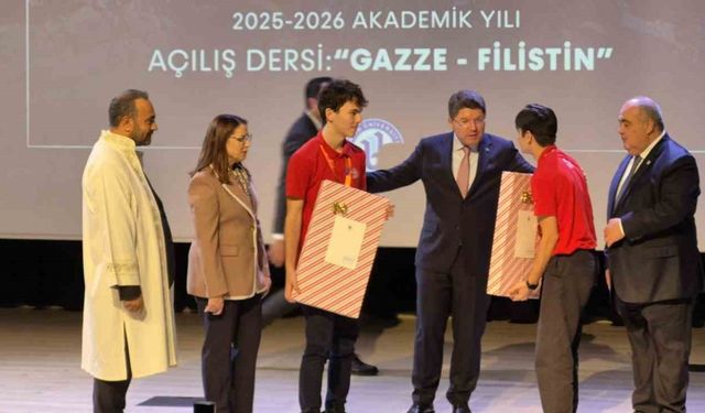 Bakan Tunç Bartın Üniversitesi’nde İlk Dersi Verdi