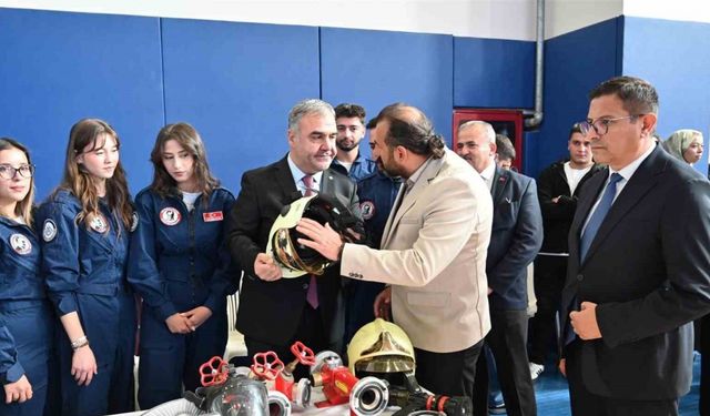 ÇAKÜ’de ‘topluluk tanıtım gününe’ yoğun ilgi