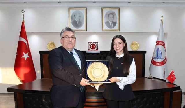 Dr. Burcu Timur “Yılın Doktora Tezi” Ödülüne Layık Görüldü