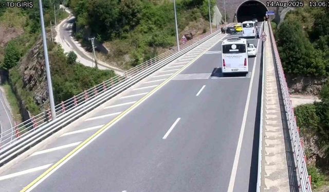 Tünel çıkışında geri manevra yapan otobüs kazaya yol açtı