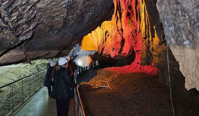 Karaelmas Ekspresi yolcularını Madenci Korosu karşıladı