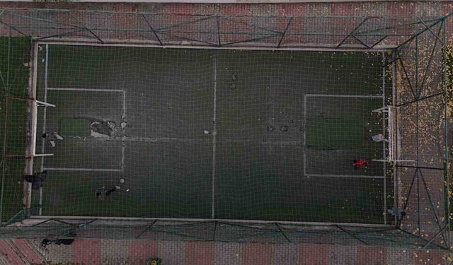 Bolu’da halı saha yine bozuldu!