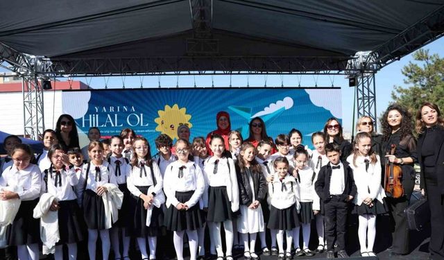 Bolu’nun minik kemancıları Kızılay Haftası’nda büyüledi