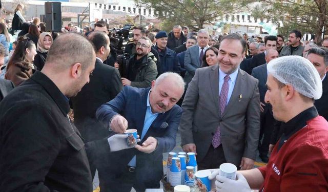 Türkiye’yi gezdiler, Keloğlan tarhanasına hayran kaldılar