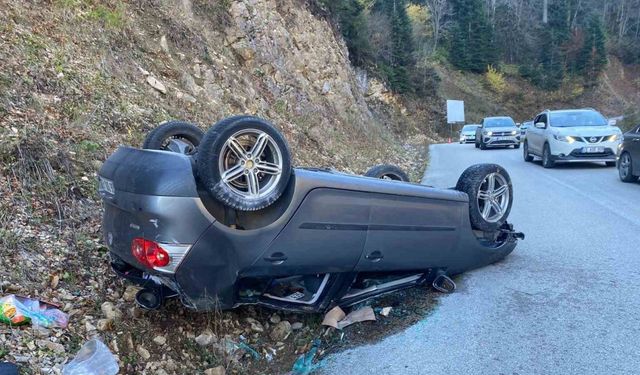 Yedigöller’de gizli buzlanma otomobili tepetaklak yaptı