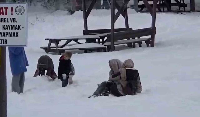 Abant'ta şambrel eğlencesi: Kayak pistine çevirdiler