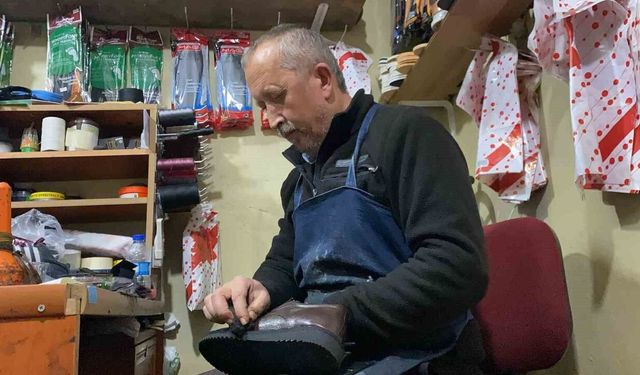 Bolu'da 35 yıllık ustadan kışlık ayakkabı tüyosu