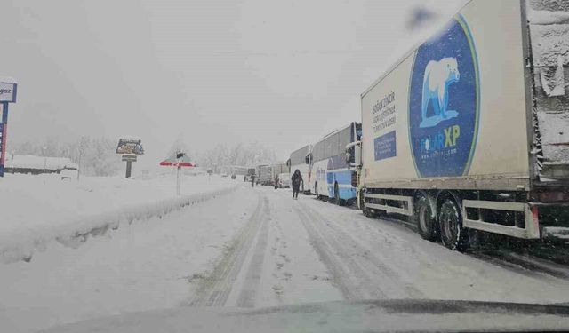 Zonguldak-Ankara yolunda trafik kilitlendi