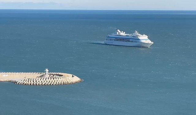 Rus turistlere Türkiye'de fırtına engeli