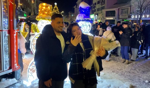 Bolu’da yeni yıl coşkusu İzzet Baysal Caddesi’ne taştı