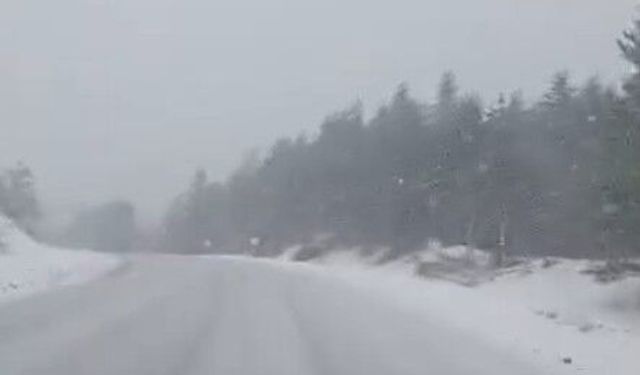 Yaralıgöz ve Ilgaz geçitlerinde kar yağışı başladı