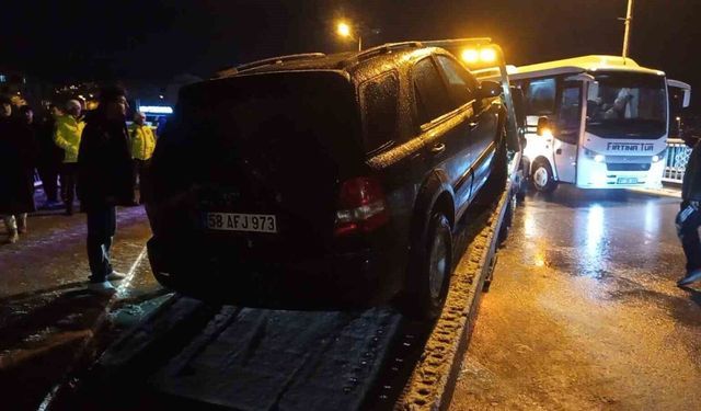 Çaycuma’da cip Filyos Çayı’na düşmekten son anda kurtuldu