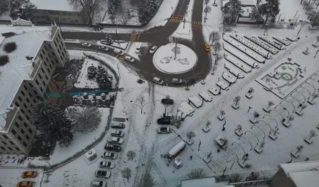 Bolu'da karla gelen kış güzelliği böyle görüntülendi
