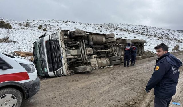 Yoğun kar tır kazasına sebep oldu!