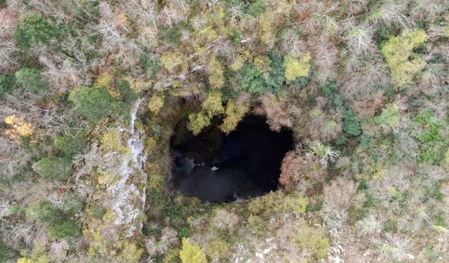 Karadeniz’in en derin mağarasında eşsiz şelale manzarası