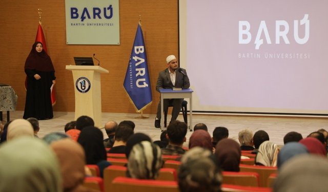 BARÜ öğrencileri Kur’an-ı Kerim’i güzel okumak için yarıştı