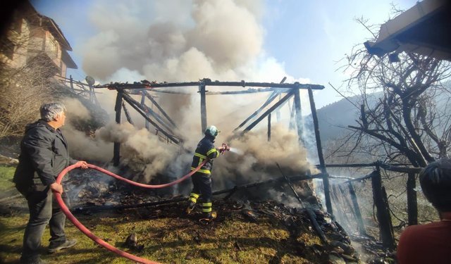 İtfaiyenin hızlı müdahalesi büyük felaketi önledi