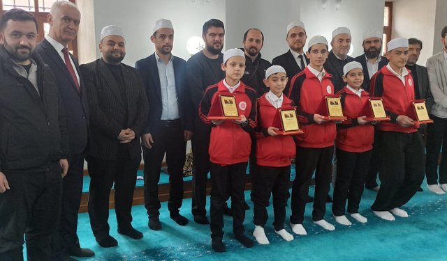 Devrek'te küçük hafızlar ödüllendirildi