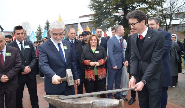 BAİBÜ’de Nevruz coşkusu yüzlerce öğrenciyi buluşturdu