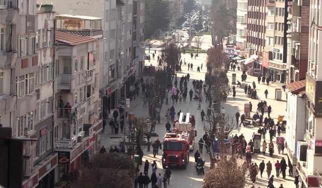 Sokakta hissedilen yanık kokusu ekipleri harekete geçirdi