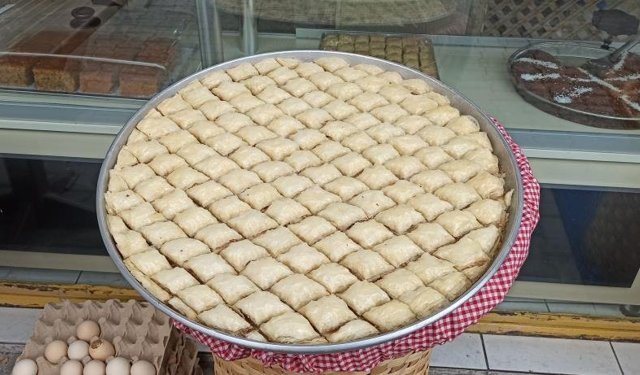 Devrek’in Coğrafi İşaretli Beyaz Baklavası Bayrama Hazır