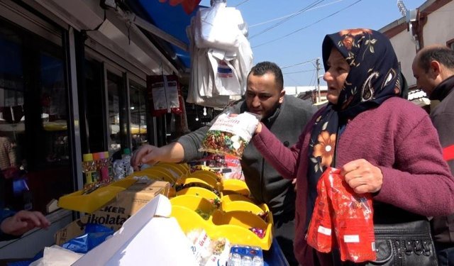 Pazarda Bayram Şekeri ve Çikolata Hareketliliği Başladı