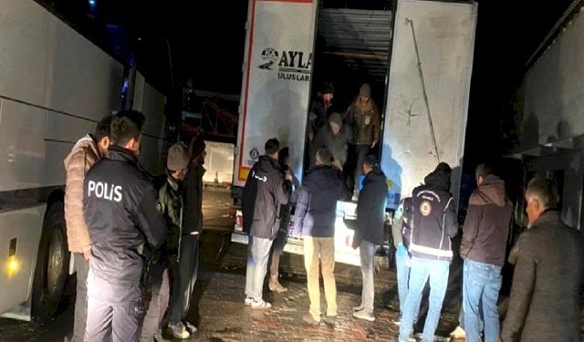 Çankırı’da şüpheli tırdan 75 kaçak göçmen çıktı!
