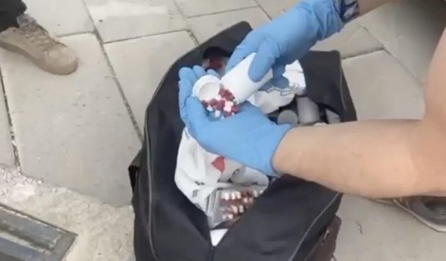 Polis Baskınında Ele Geçenler Ekipleri Bile Şaşırttı