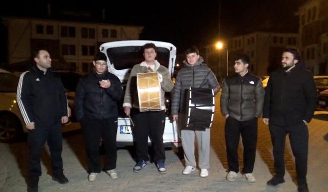 Liseliler davul çalarak sahura kaldırıyor