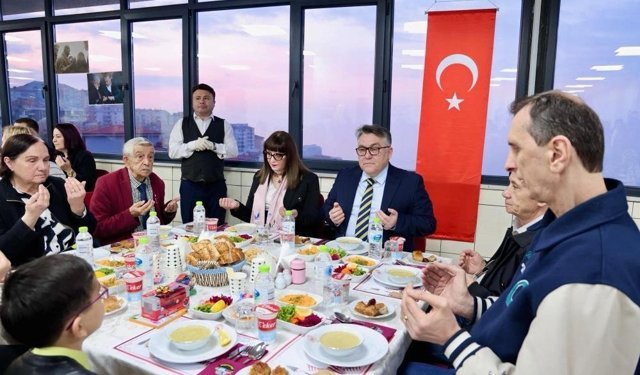 BEÜN Rektörü Özölçer Huzurevi Sakinleriyle İftarda Buluştu