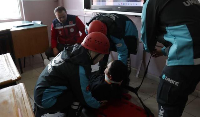 Okulda kurtarma operasyonu gerçeğini aratmadı