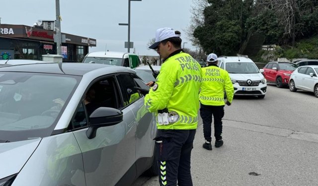 Trafik Polisleri Denetim İçin Kolları Sıvadı