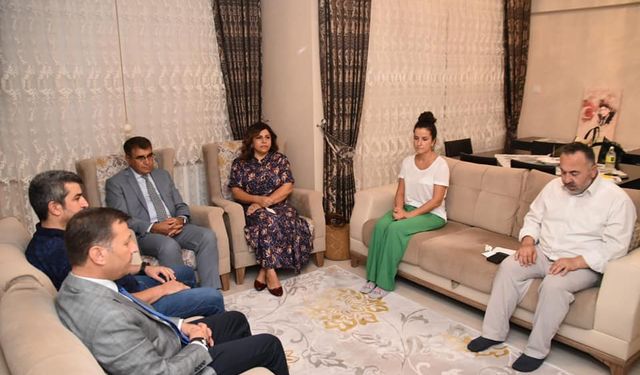 Vali Gürel Ve Eşi Özlem Gürel'den Şehit Ailesi Ziyareti