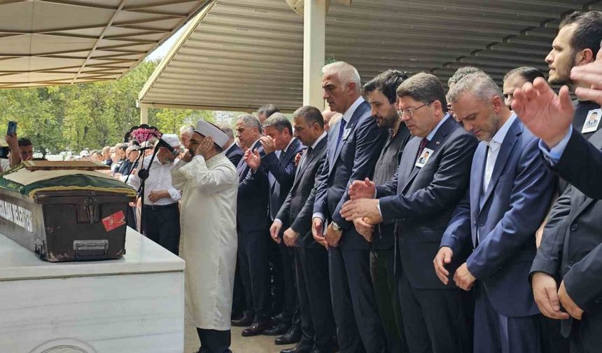 AK Parti Eski İl Başkanı Zeki Tosun dualarla uğurlandı