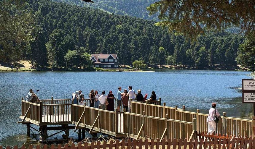 Bolu’nun Gözde Tabiat Parkı Gölcük Dolu Dolu