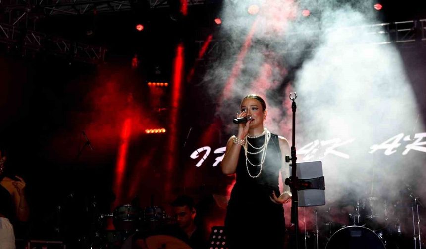 Taşköprü Festivali Buray ve Irmak Arıcı ile Final Yaptı