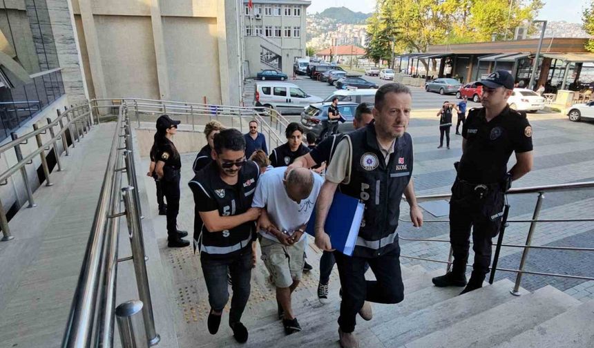 300 Kişiyi 15 Milyon Lira Dolandıran Çift Yakalandı