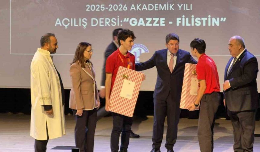 Bakan Tunç Bartın Üniversitesi’nde İlk Dersi Verdi