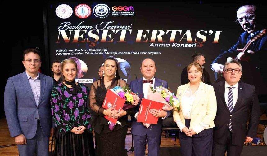 Bozkırın Tezenesi Neşet Ertaş, Zonguldak’ta Unutulmadı