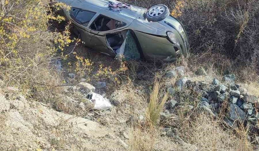 D100’de otomobil şarampole yuvarlandı: 1 yaralı