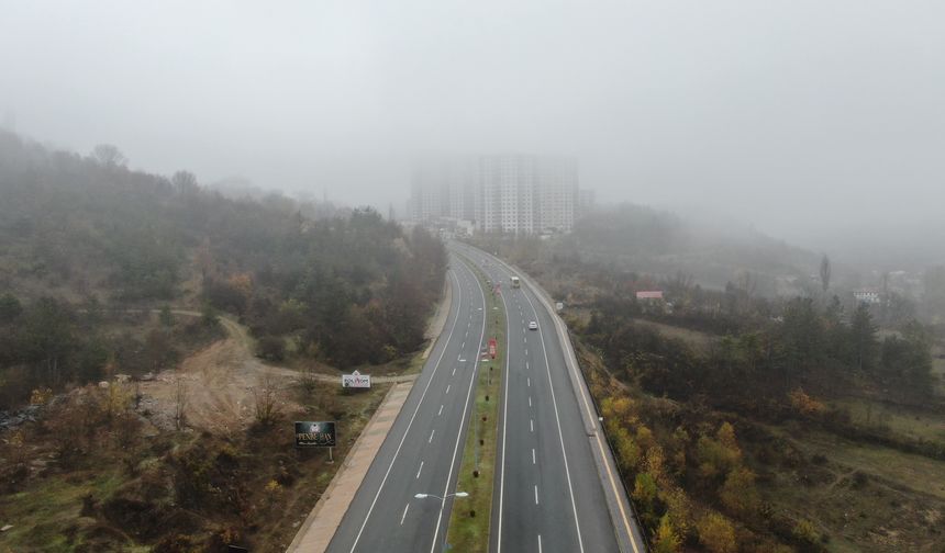 Sis etkili oldu, görüş mesafesi 50 metreye kadar düştü