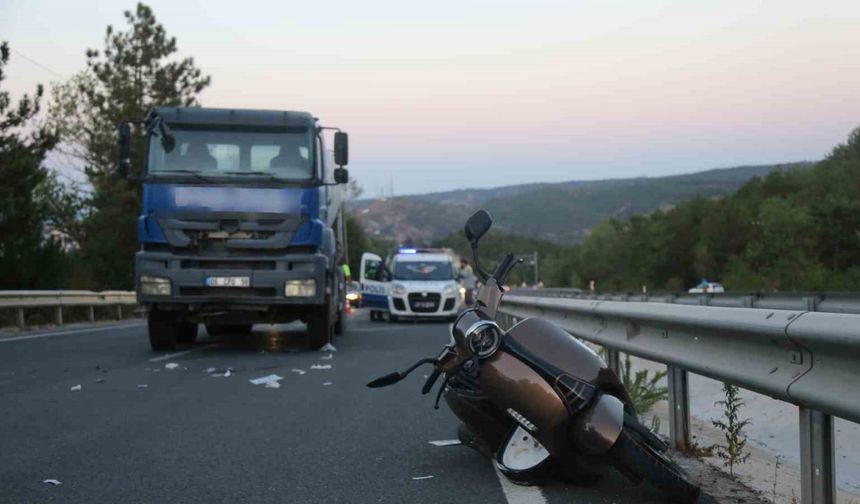 Beton mikseri aynı yöndeki motosiklete arkadan çarptı