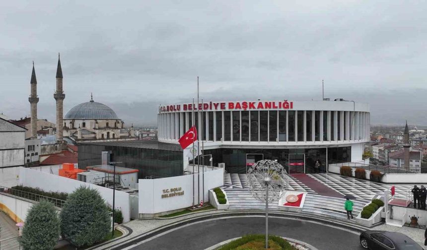 Şehitler için Bolu’da Türk bayrakları yarıya indirildi