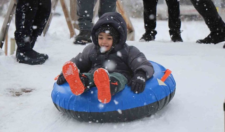 Bolu'da eğitime kar engeli: Okullar 1 gün tatil edildi