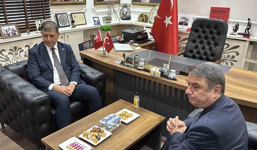 'Çıplak ayak' eylemine Başkan Cemil Tugay'dan yanıt