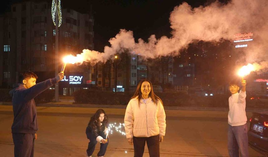 Dünya şampiyonu Asuman'a memleketinde coşkulu karşılama