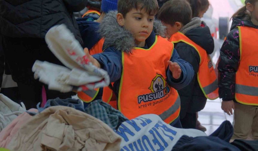 Minik iyilik melekleri Bolu’da hayır çarşısını doldurdu