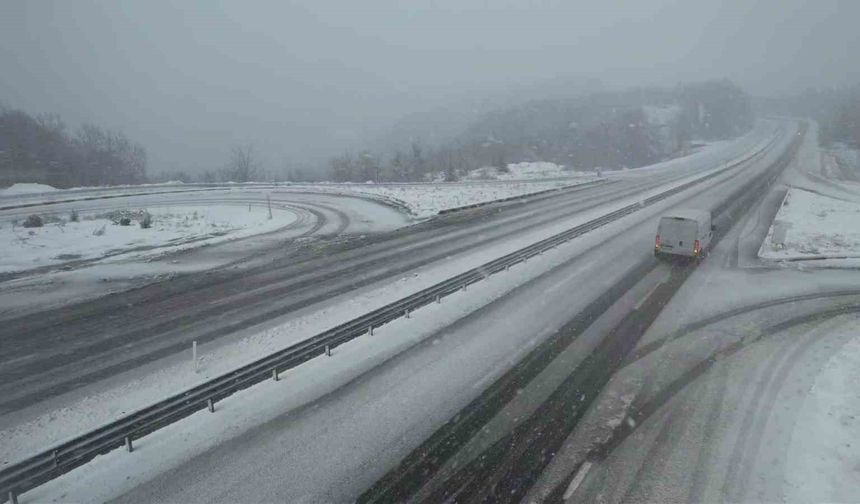Zonguldak'ın yüksek kesimlerinde kar yağışı etkili oldu