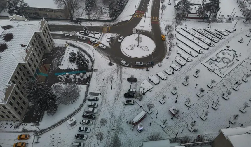 Bolu'da karla gelen kış güzelliği böyle görüntülendi